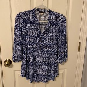 Cute blue blouse in good condition!